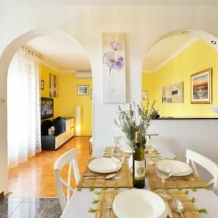 Skradinska 1 Apartment Split